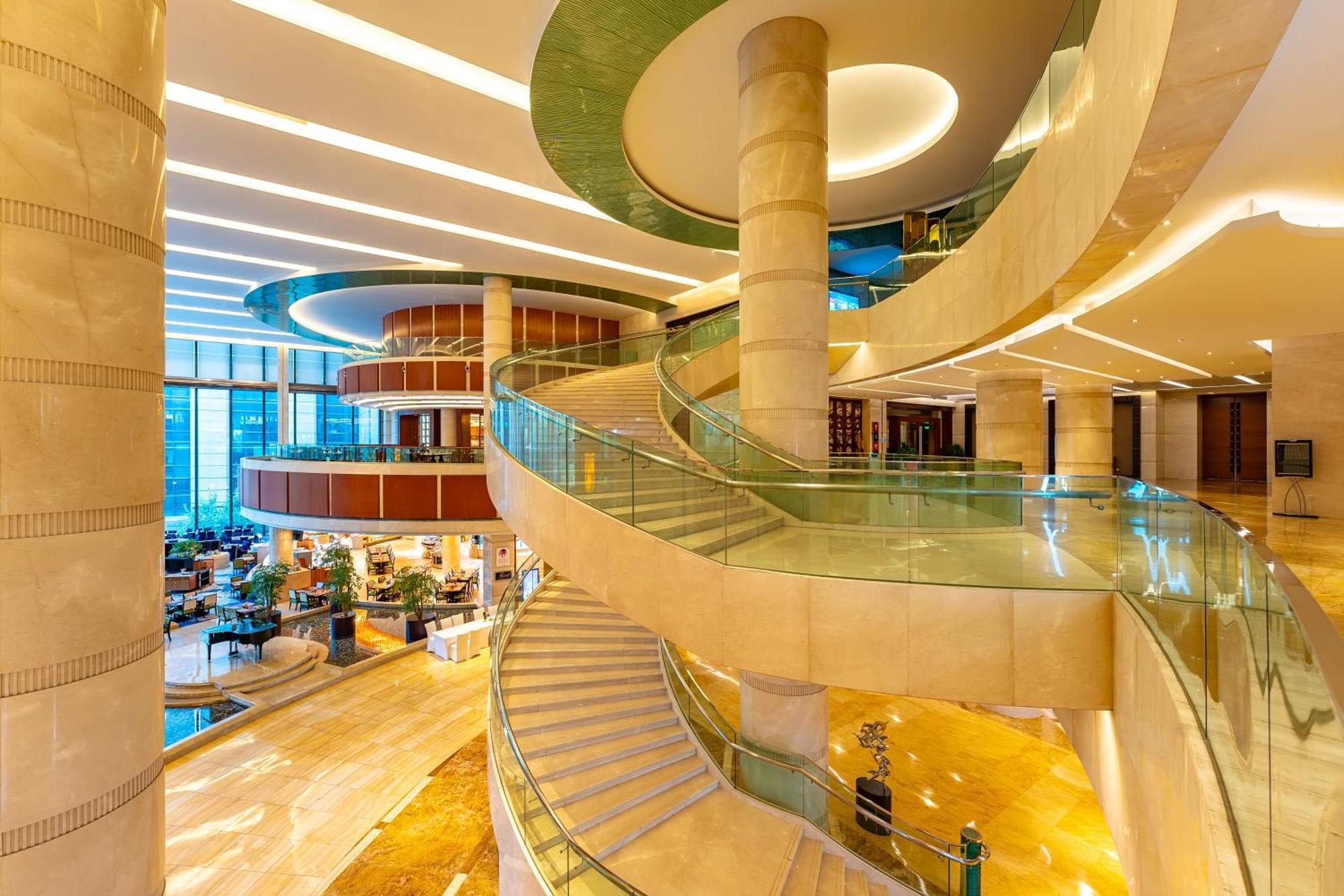 Sheraton Jinan Hotel Exterior photo