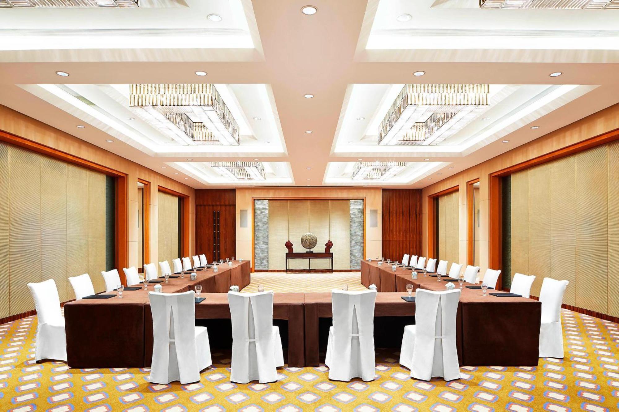 Sheraton Jinan Hotel Exterior photo