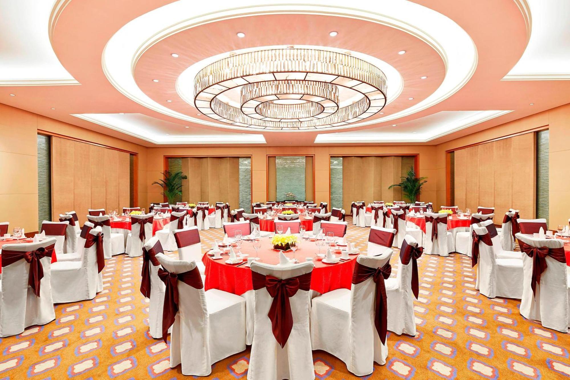 Sheraton Jinan Hotel Exterior photo
