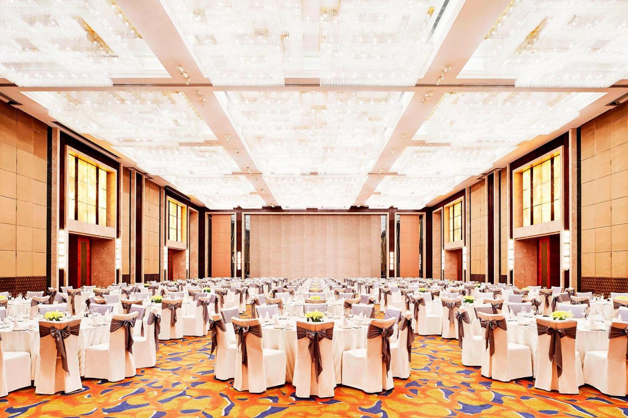 Sheraton Jinan Hotel Exterior photo