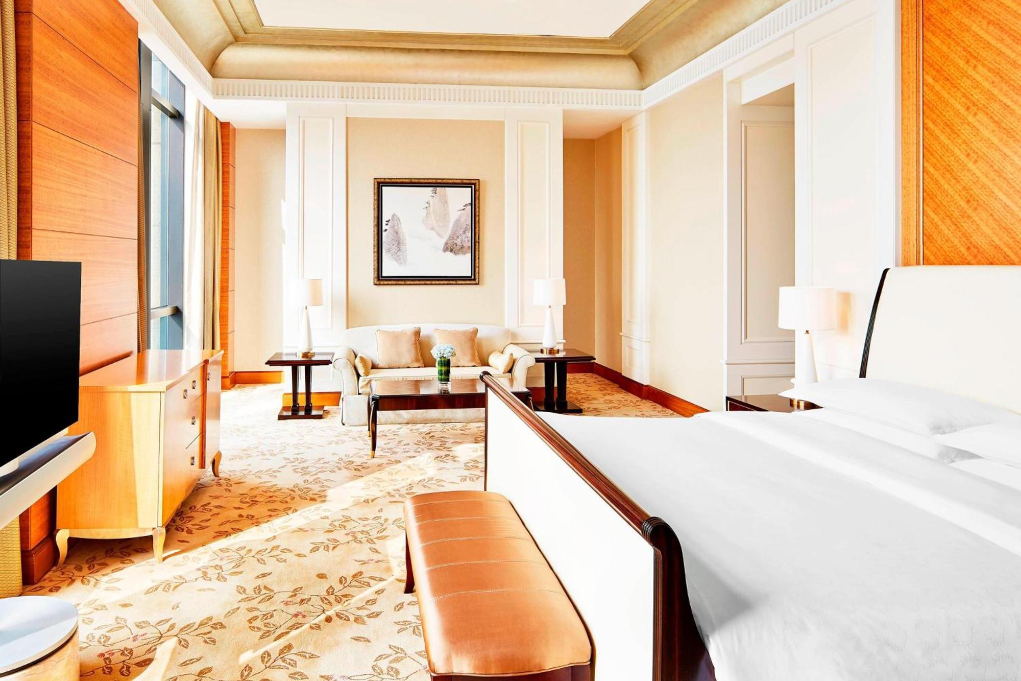 Sheraton Jinan Hotel Exterior photo